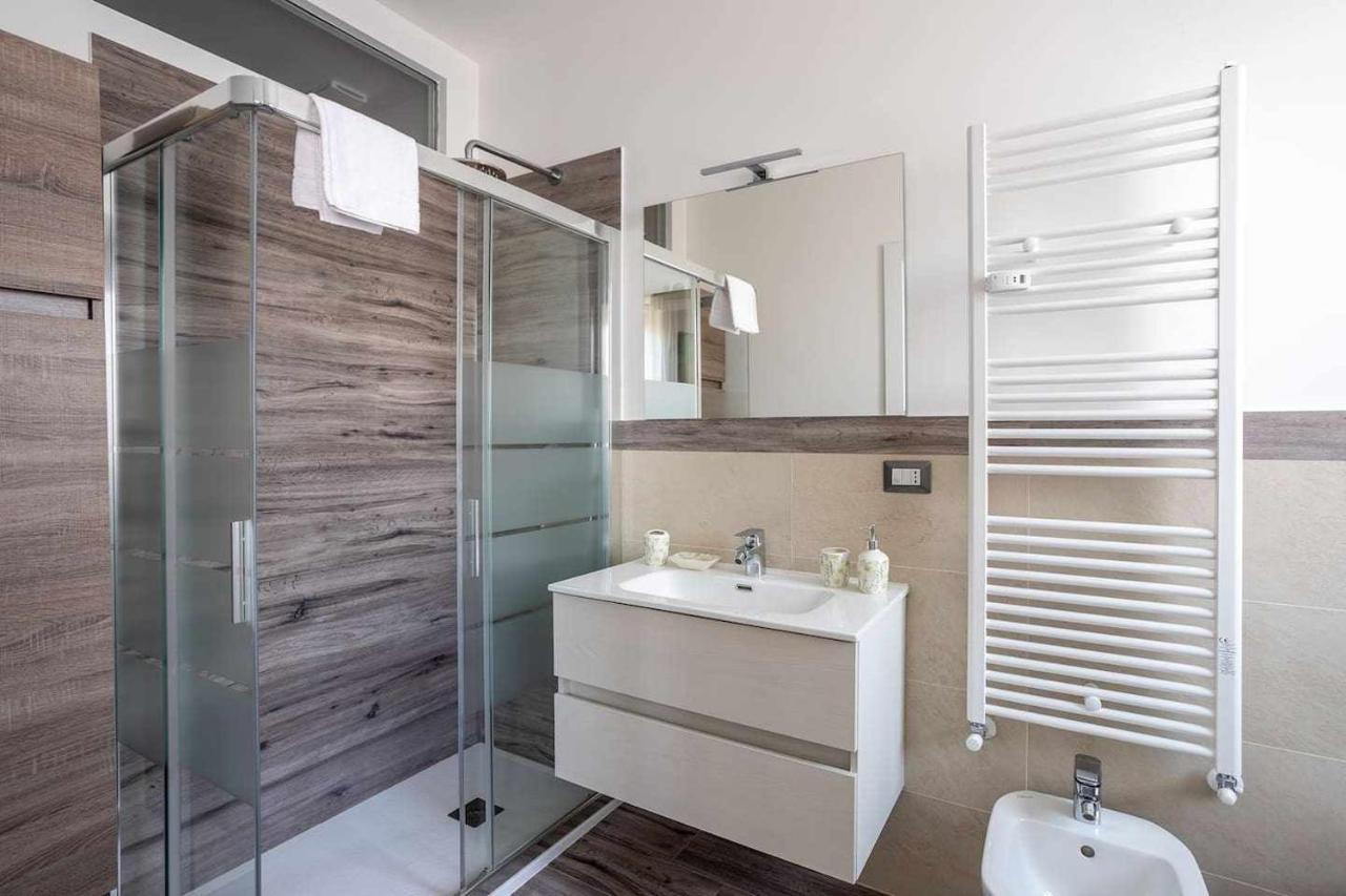 Milano City Apartments - Parking And Comfort - Spacious Apt Up To 8 Pax Exterior foto